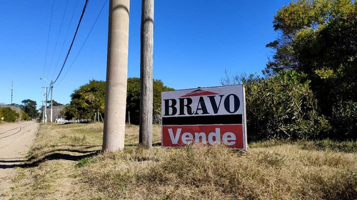 Estratégica Fraccion De 2.760 M2 Sobre Av. Principal