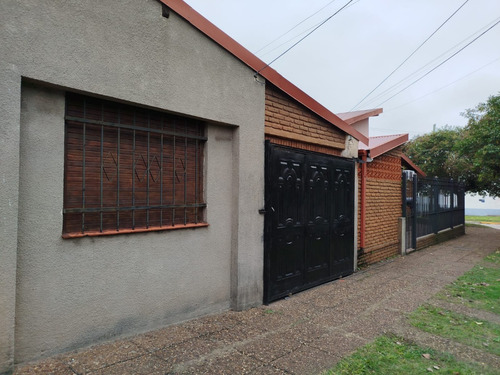 Chalet En Venta Con Departamento Apto Credito. Quilmes