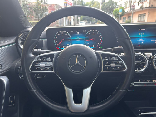 Mercedes-Benz Clase CLA 1.6 200 Cgi Sport At