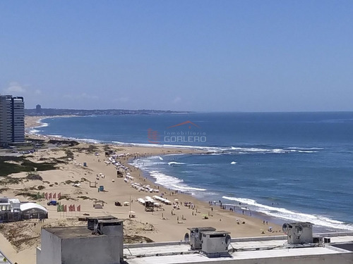 Imagen 2 de 18 de Apartamento En Venta En Peninsula - Punta Del Este - Piso Alto!