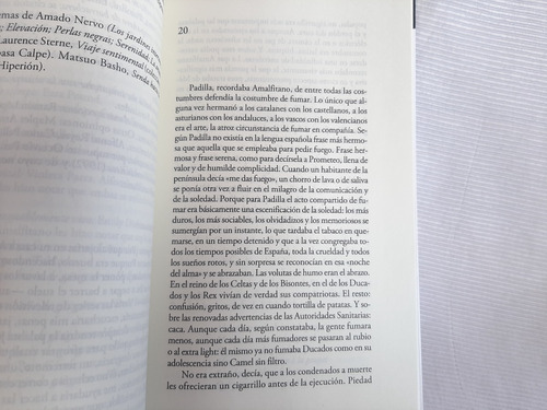 Imagen 4 de 6 de Los Sinsabores Verdadero Policia Roberto Bolaño Alfaguara
