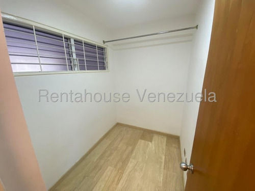 Acogedor Y Cómodo Apartamento En Alquiler. Urb. Lomas Del Sol.