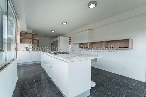 Agp Apartamento En Venta En Colinas De Valle Arriba, Moderno Con Bella Vista Y Áreas Sociales 25-23222 Ys