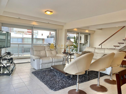 Penthouse Duplex De Tres Dormitorios En Venta + Parrillero Propio- Ref: 2714