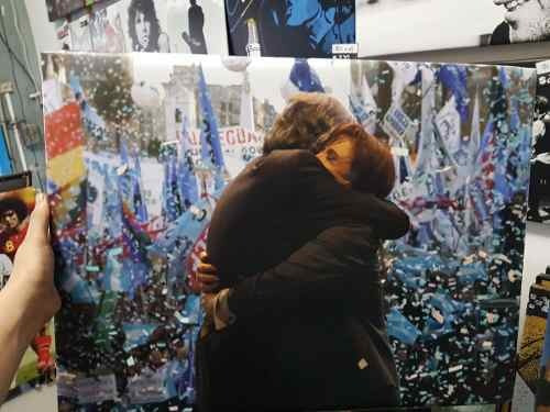 Cuadro 30x45cm Abrazo Nestor Y Cristina Kirchner