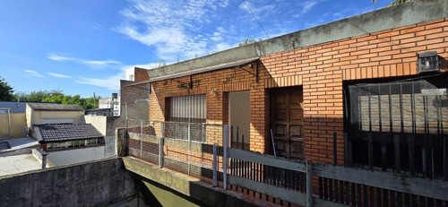 Venta Ph 2 Ambientes Con Balcon En Gervasio Mendez Al 3200, Carapachay