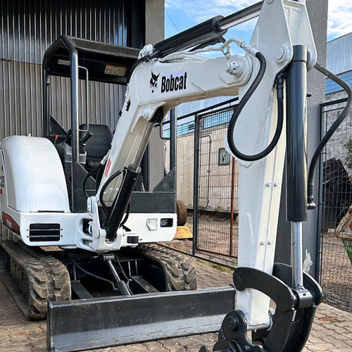 Mini Escavadeira Bobcat 325 - Ano 2011