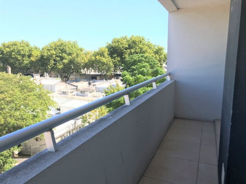 Imagen 4 de 7 de Venta Con Renta De 2 Dormitorios Y Garaje Tres Cruces