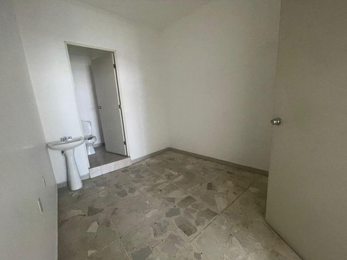 Local Comercial En Venta Y Renta Con Departamento En Col. Las Reynas, Irapuato, Gto.