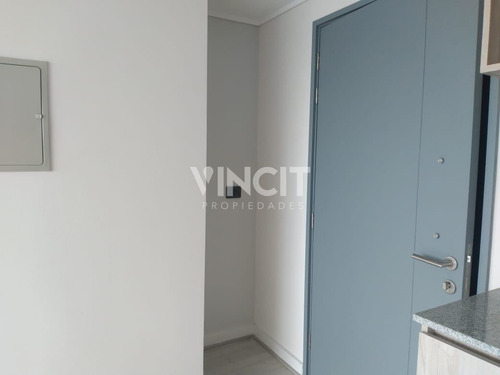 Departamento De 1d + E + B / 50%dcto/ La Cisterna