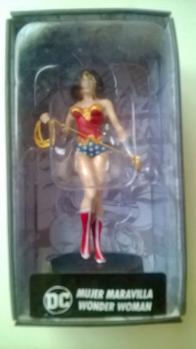 Figura The Wonder Woman De Resina Coleccion Dc Comics