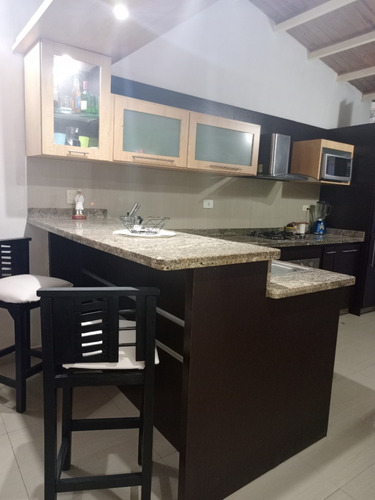 Venta De Casa En La Urb Brisas Del Lago Guacara Jlop