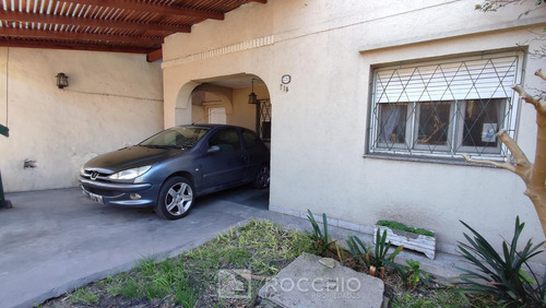 Casa En Venta 3 Ambientes Caseros