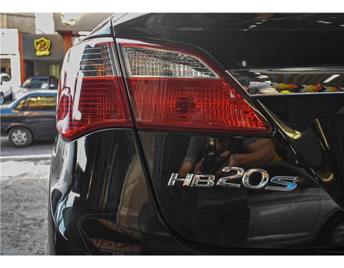 Imagem 14 de 15 de Hyundai Hb20s Comfort 2017 Preto Financiamento Facilitato!