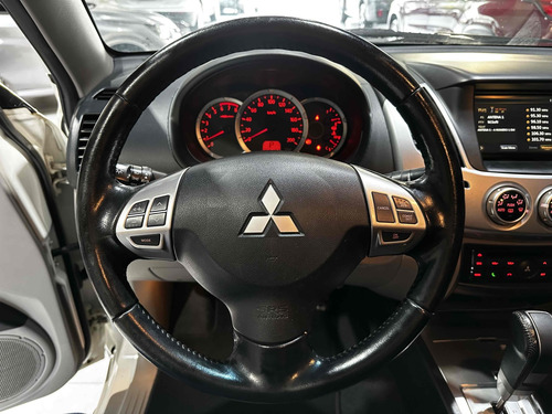 Mitsubishi L200 Triton 3.5 HPE 4X4 CD V6 24V FLEX 4P AUTOMÁTICO