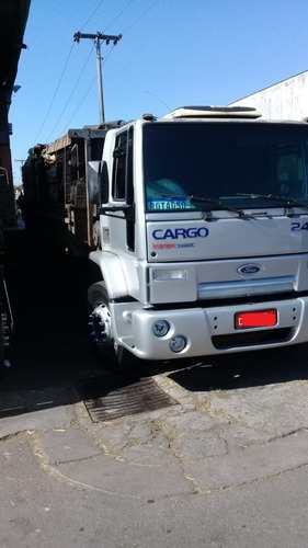 Imagem 3 de 9 de Ford Cargo 2422