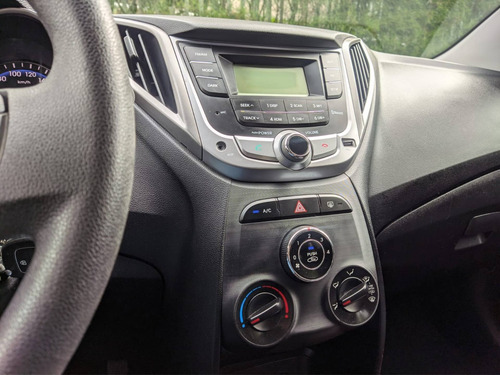 Imagem 7 de 12 de Hyundai Hb20 1.0 Comfort 12v Flex 4p Manual