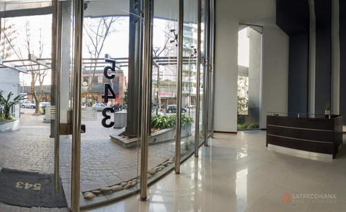 Venta De Departamento. Impecable 2 Amb. De 70 M2. Las Lomitas
