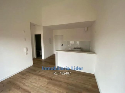 Imagen 1 de 10 de Apartamento De 1 Dormitorio A Estrenar En Centro Cw182487