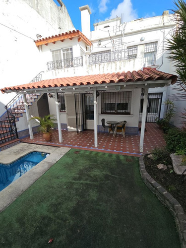 Casa Lote Propio 5 Amb. Con Jardín Y Pileta Floresta