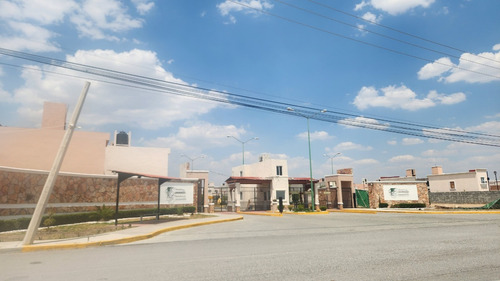 Venta De Casa De Un Nivel En Pachuca. Ideal Si No Deseas Subir Escaleras.