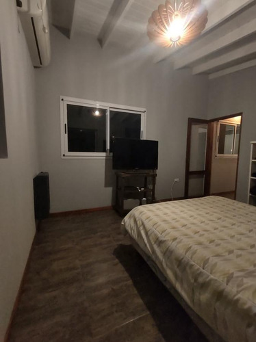 Casa En Venta - 3 Dormitorios 2 Baños - 90mts2 - Ostende