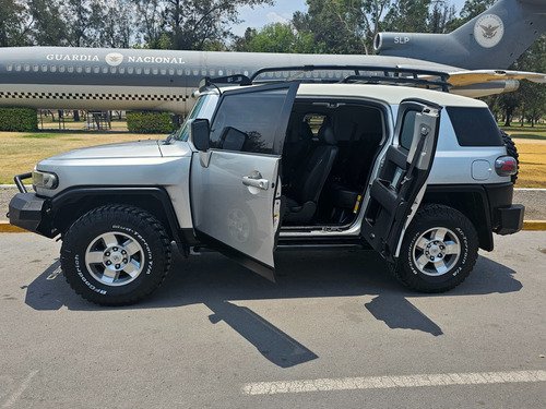 Toyota Fj Cruiser 3p Premium Aa Ee Ra Abs 4x4 At