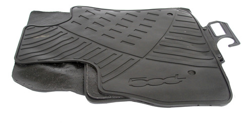 Imagen 1 de 5 de Jgo Cubre Alfombras 500l Fiat