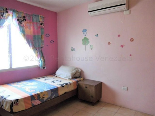 Imagen 9 de 12 de Gustavo Zavala Rentahouse 22-7477