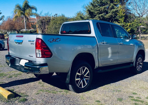 Imagen 4 de 12 de Toyota Hilux 4x4 2.8 Srx