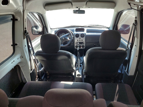 Imagen 8 de 14 de Peugeot Partner 2016 1.6 Hdi Furgon Confort 5as