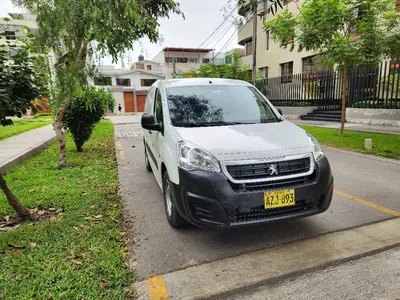 Peugeot Partner Full Equipo