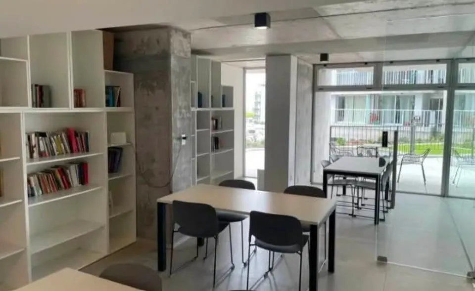 Apartamento En Malvin | Un Dormitorio, Frente Al Plaza Italia · Foto 5