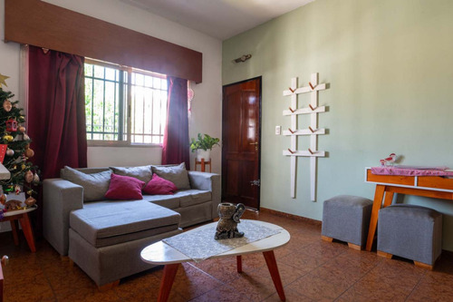 Venta Casa En Castelar - Acepta Permuta