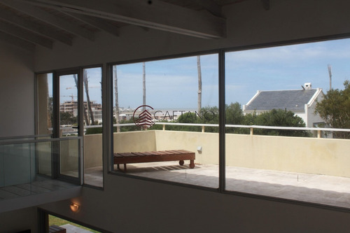 Alquiler Anual De Casa 4 Dormitorios + Servicio En Laguna Blanca, Montoya.-ref:1593