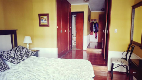 Casa Para 12 - Pileta Cerrada - Quincho - Centrica - Cochera 4 Autos - 5 Dormitorios - Equipamiento Full