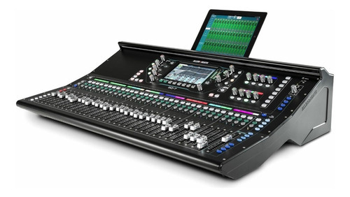 Mixer digital de 48 canais da série Allen&heath Sq-7