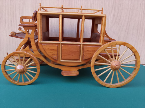 Carroza Cubierta. Fabricada En Madera (estilo Siglo Xix) (Usado)