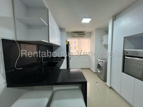 Norgelin Diaz Alquila Apartamento En El Este De Barquisimeto Con Planta Eléctrica Y Piscina Cod.25-17501