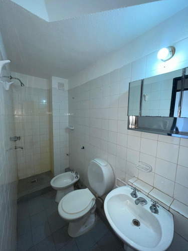 Departamento 2 Dormitorios Con Balcon En Alquiler - B° Centro