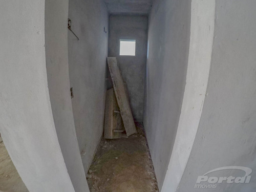 Imagem 7 de 20 de Sobrado No Bairro Tribess, Casa 05, Com 03 Dormitórios, Sendo 1 Suíte, Banheiro Social, Cozinha, Sala De Estar E Jantar, Lavabo, Área De Serviço, 02 Vagas De Garagem, Churrasqueira, Laje, Com Área Co