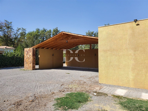 Casa En Venta De 5 Dorm. En Colina Chicureo, Las Brisas