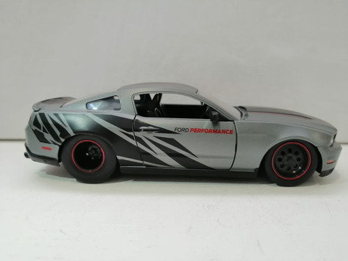 Jada 2010 Ford Mustang Gt Escala 1 24 (Usado)