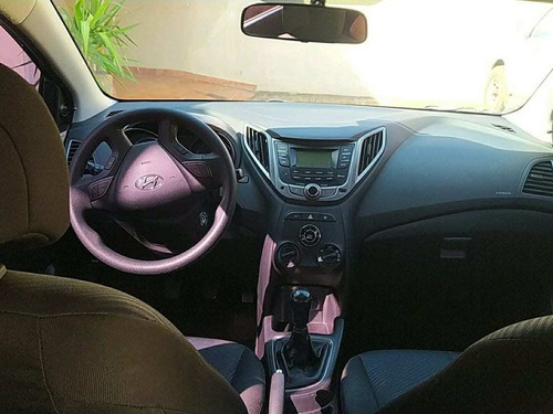 Imagem 9 de 11 de Hyundai Hb20 Comfort 1.6 16v Flex
