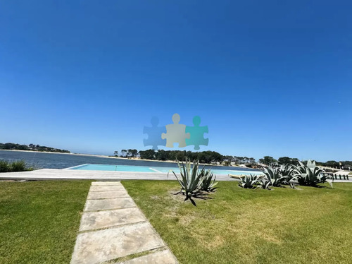 Venta De Moderno Apartamento De 3 Dormitorios Frente Al Mar En La Barra - Ref : Eqp6039