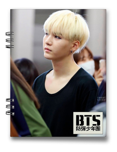 Imagen 4 de 6 de Bts Cuaderno Suga 15x20 Cms Mediacarta 100 Hojas Cuadros
