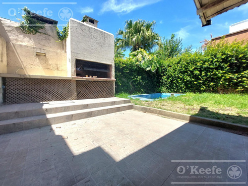 Chalet En Venta 4 Ambientes - Apto Credito