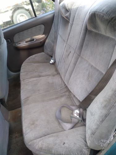 Imagen 3 de 9 de Nissan B14 Sedan