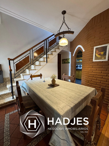 Venta Casa En Quilmes Oeste, 7 Amb, Patio Con Piscina, Quincho Y Hermosa Pérgola