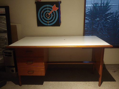 Mueble De Madera Maciza (no Prensada) (Usado)